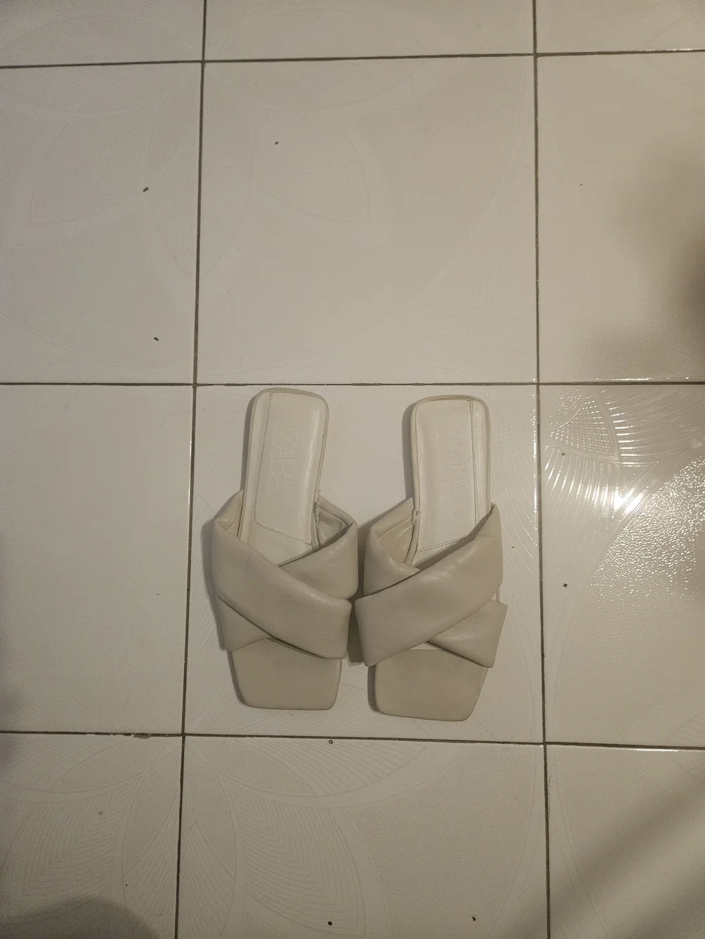 Zara Off-White Twisted Strap Slide Sandals